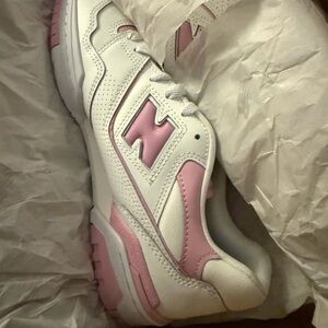New Balance Women's White and Pink Sneakers! BRAND NEW W BOX